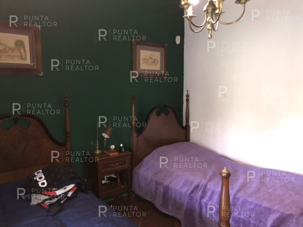 Casa ID.364 - Casa en alquiler anual en Playa Mansa excelente ubicación, super amplia
