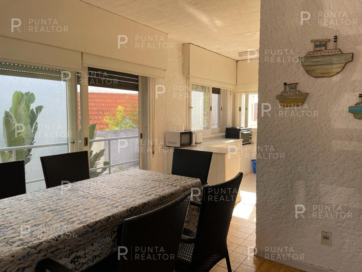 Casa ID.220 - Casa en alquiler en La Barra, de la Ruta al mar, Uruguay