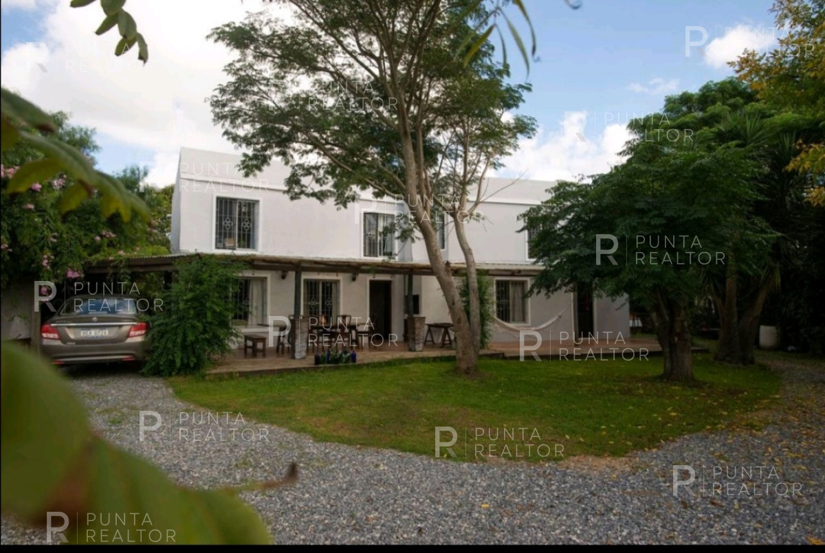 Casa ID.119 -  La Barra, a 3 de la Ruta, 4 dormitorios, 2 baños barbacoa, Uruguay