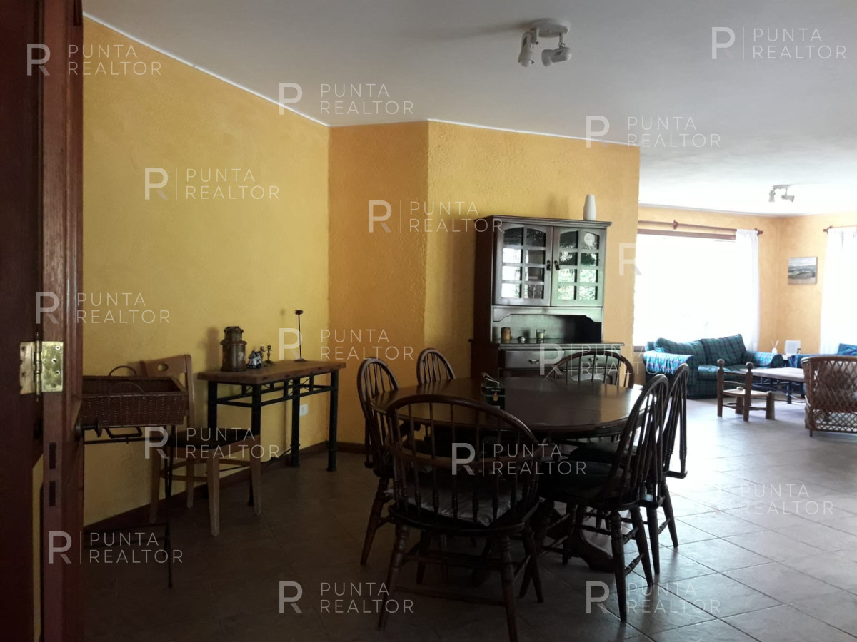 Casa ID.663 - Pinares, parque, piscina, juegos, 4 dormitorios y servicio con 2 master suites.