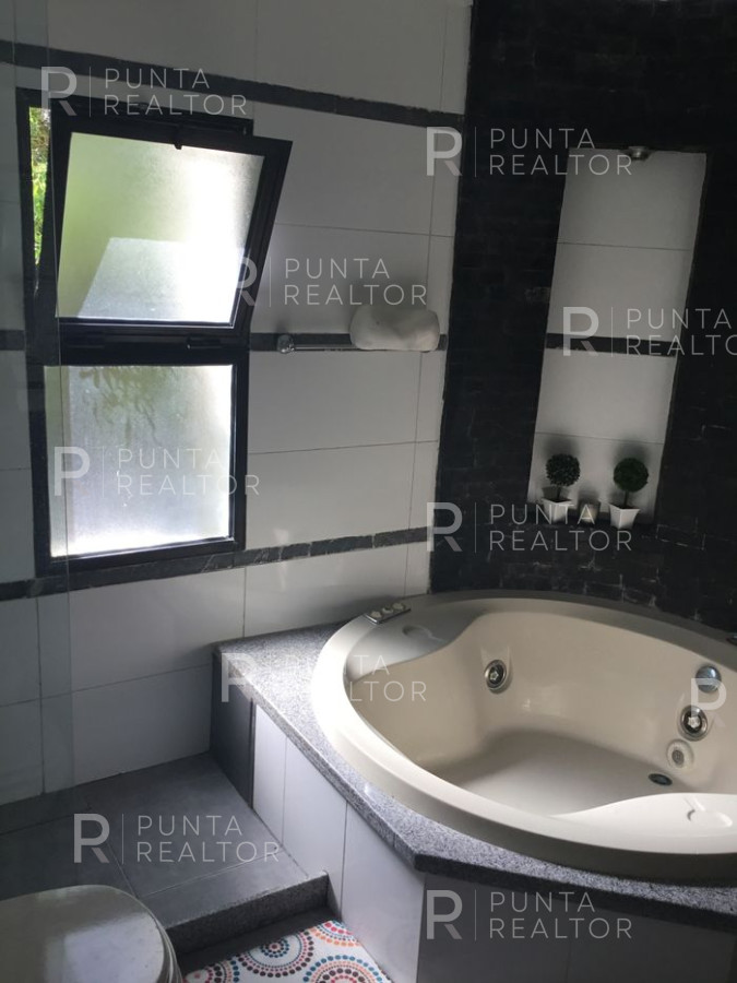 Casa ID.639 - Mansa, Paradas, a 1 cuadra del mar con piscina, 3 dormitorios, suite, 3 baños