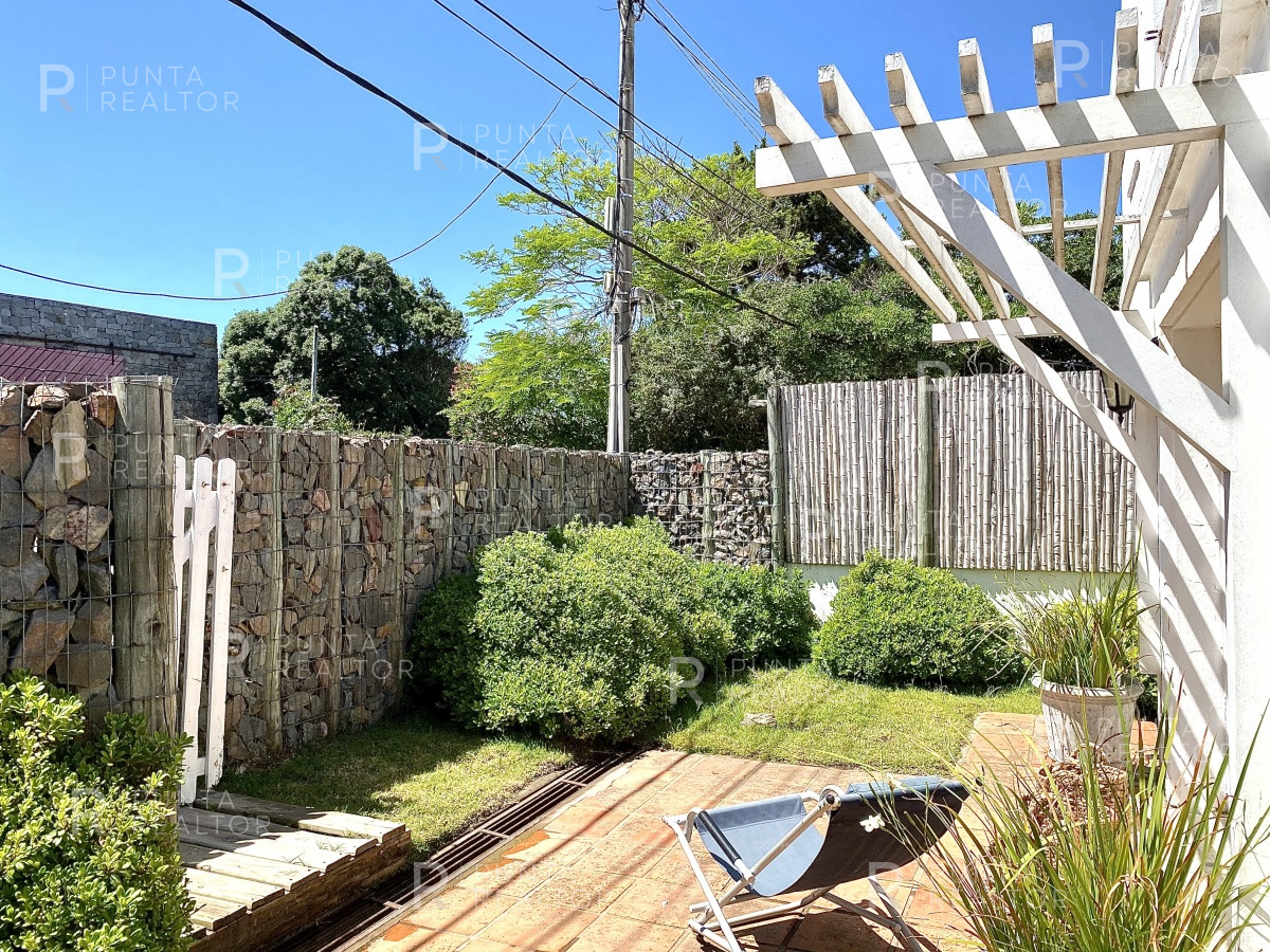 Casa ID.220 - Casa en alquiler en La Barra, de la Ruta al mar, Uruguay
