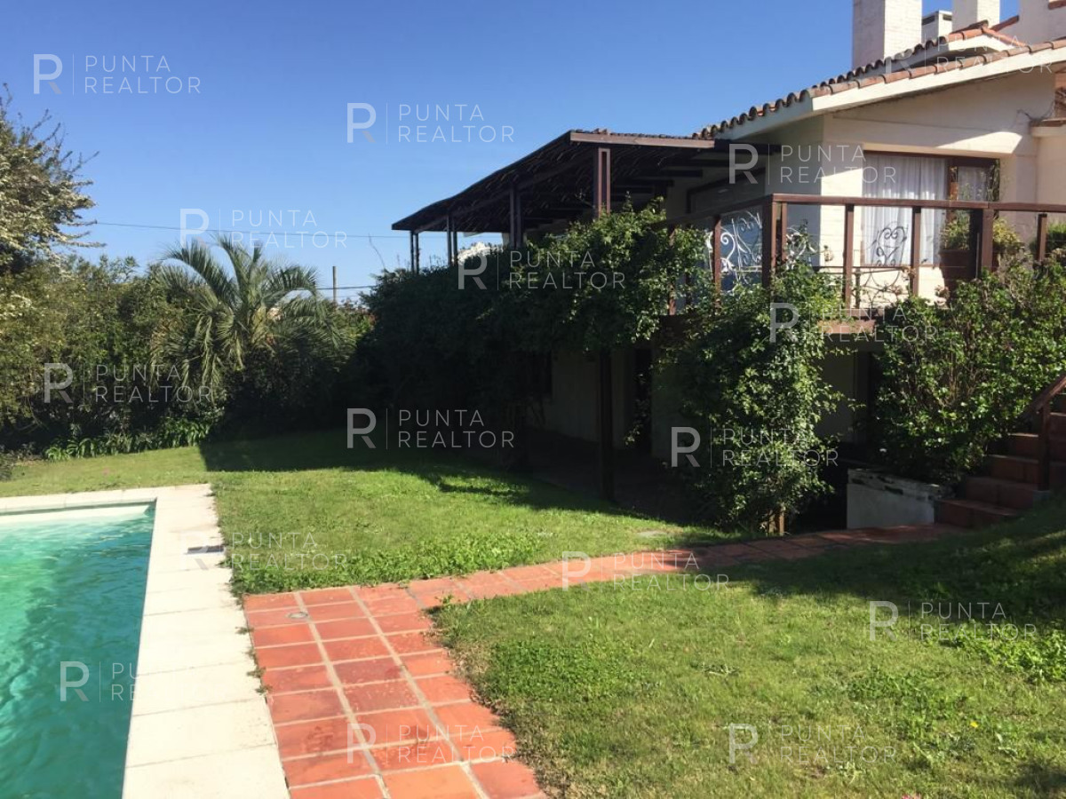 Casa ID.1170 - Casa Alquiler, 7 Dormitorios, Pileta, La Barra, Uruguay