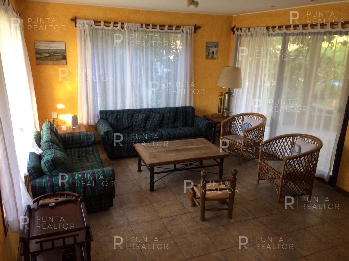 Casa ID.663 - Pinares, parque, piscina, juegos, 4 dormitorios y servicio con 2 master suites.