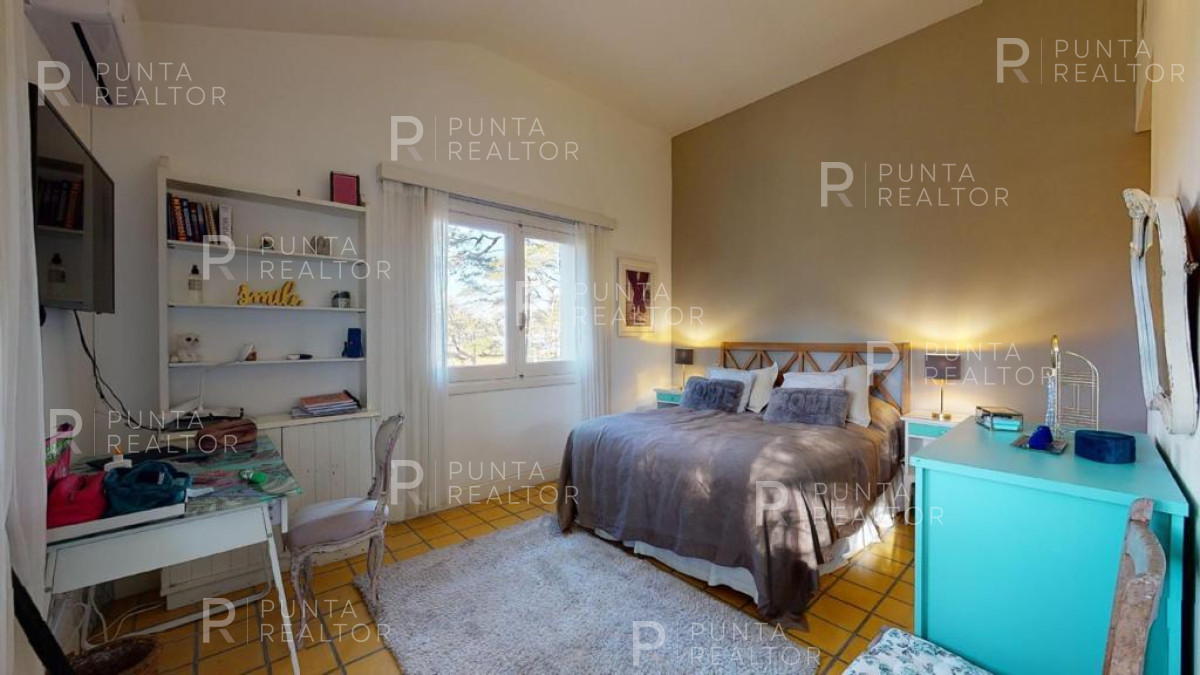 Casa ID.1368 - Excelente casa en alquiler Playa Mansa con pileta, Punta del Este, Uruguay