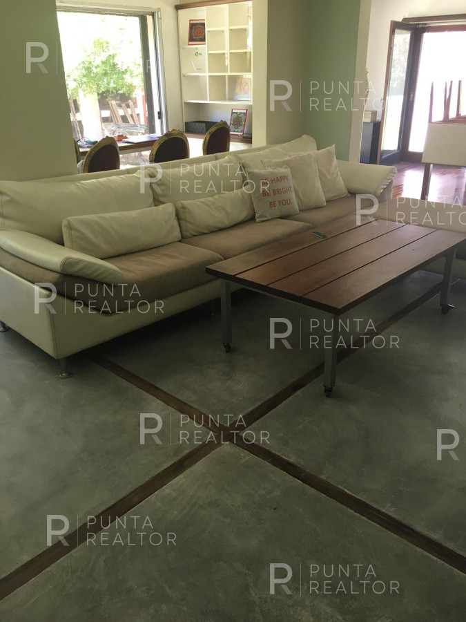 Casa ID.142 - Casa venta 4 dormitorios, El Tesoro, La Barra, Uruguay