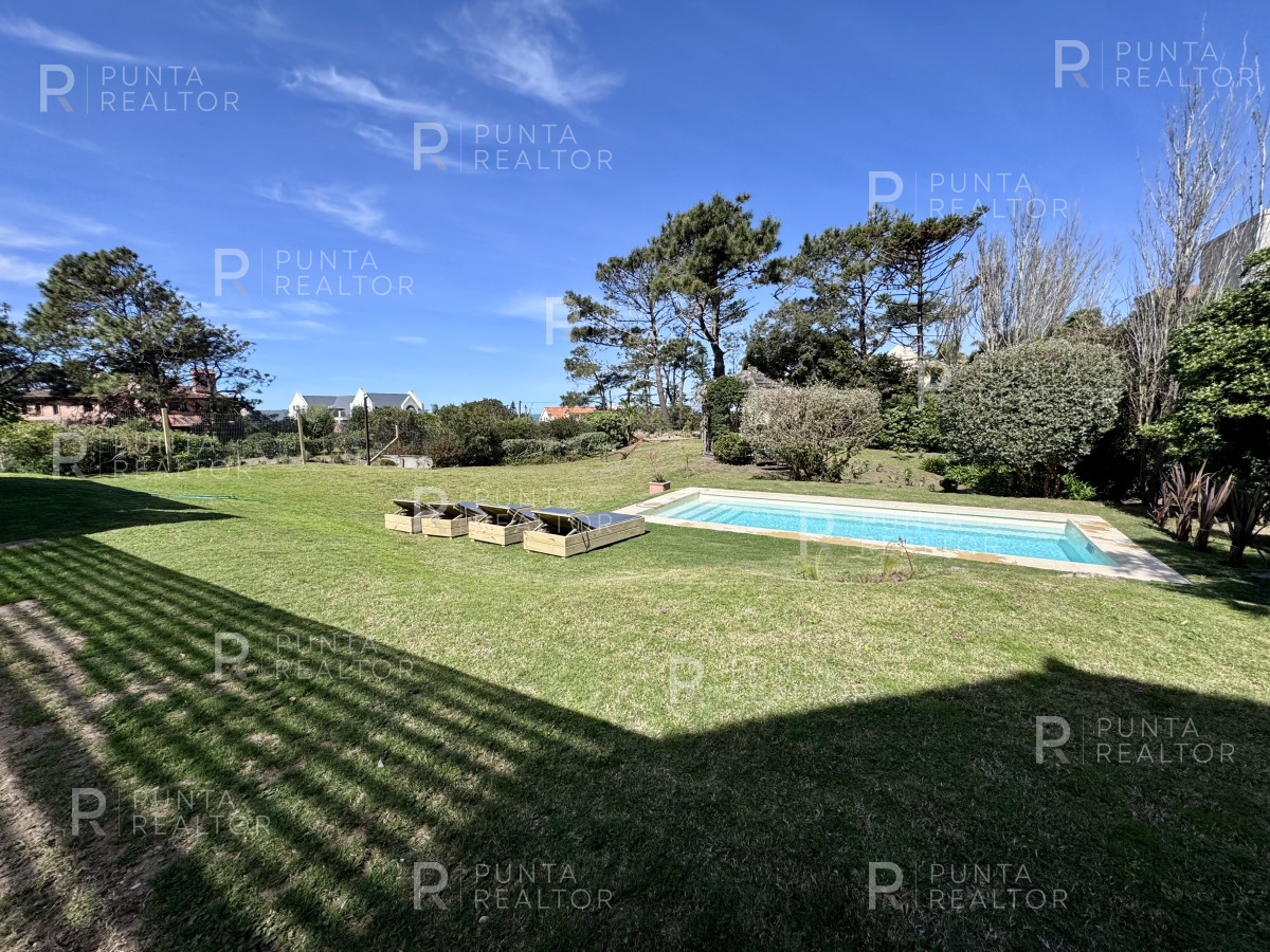Casa ID.2361 - Casa Alquiler 4 dormitorios, Pileta, Montoya, La Barra, Uruguay