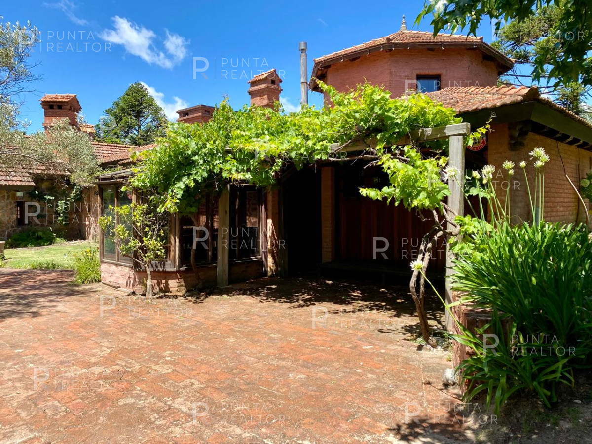 Casa ID.2361 - Casa Alquiler 4 dormitorios, Pileta, Montoya, La Barra, Uruguay