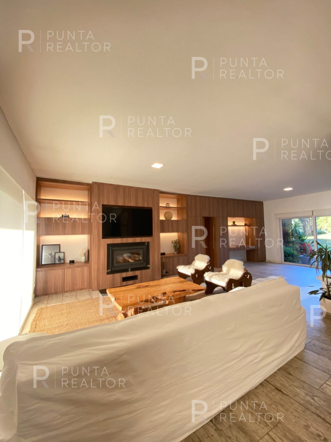 Casa ID.2532 - Alquiler Casa, 5 Dormitorios, Pueblo Mío, Manantiales, Uruguay