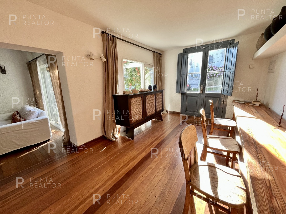 Casa ID.259 - Casa alquiler,  4 dormitorios Pileta, La Barra, Uruguay