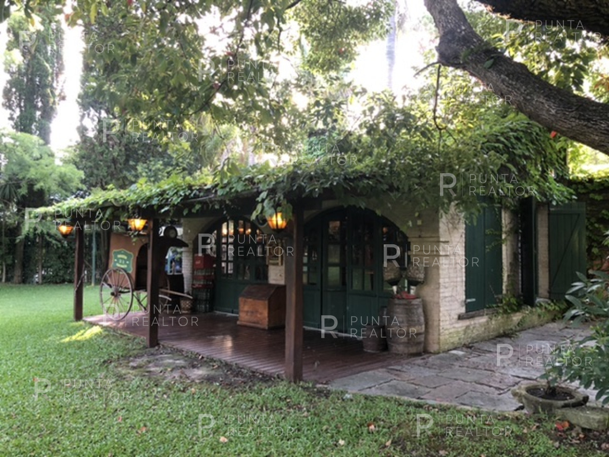 Casa ID.364 - Casa en alquiler anual en Playa Mansa excelente ubicación, super amplia