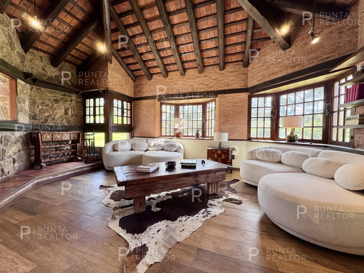 Casa ID.2361 - Casa Alquiler 4 dormitorios, Pileta, Montoya, La Barra, Uruguay