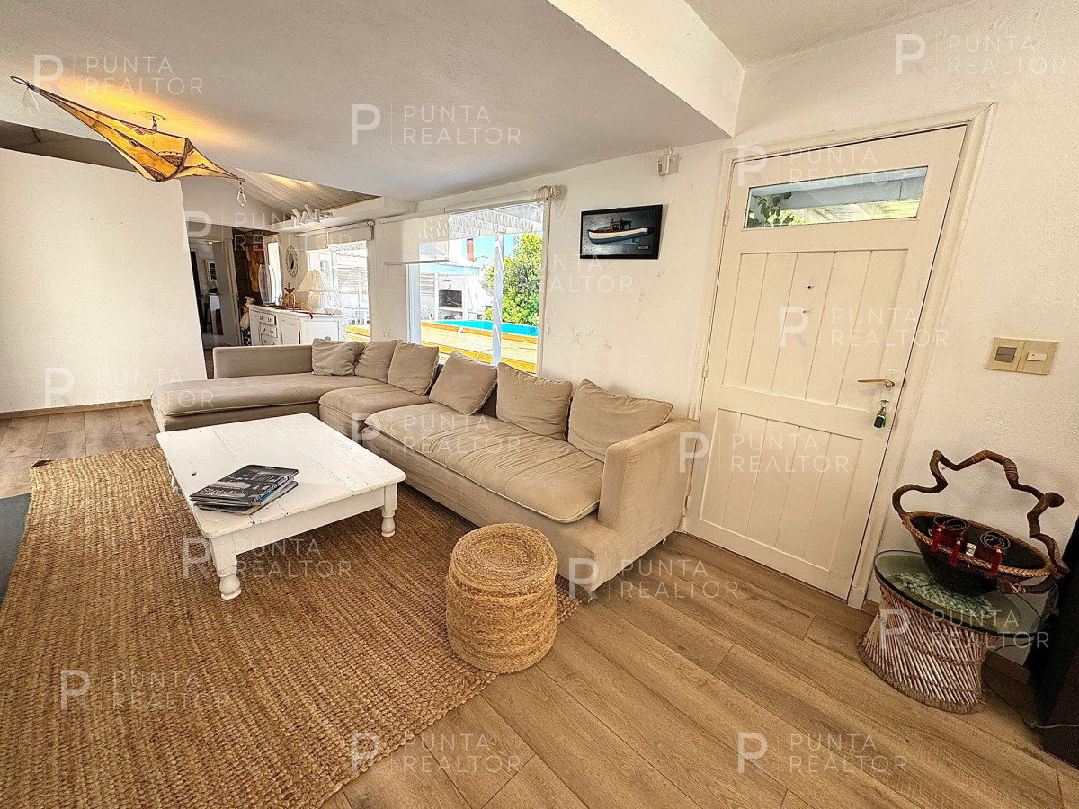 Casa ID.1367 - Casa alquiler, 4 dormitorios, pileta, La Barra, Uruguay,
