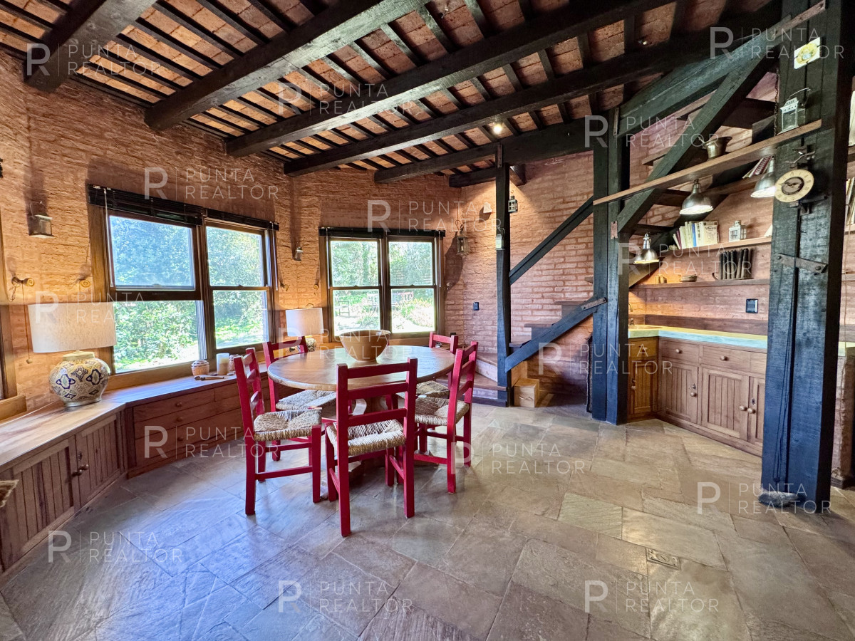 Casa ID.2361 - Casa Alquiler 4 dormitorios, Pileta, Montoya, La Barra, Uruguay