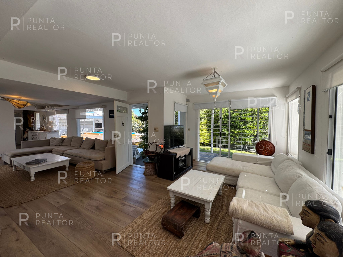 Casa ID.1367 - Casa alquiler, 4 dormitorios, pileta, La Barra, Uruguay,
