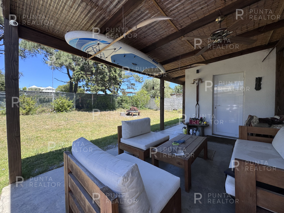 Casa ID.2518 - Alquiler Casa, 2 Dormitorios, La Barra, Punta Del Este, Uruguay  