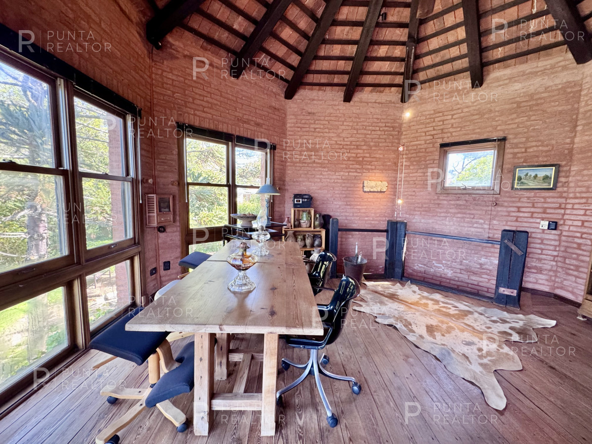 Casa ID.2361 - Casa Alquiler 4 dormitorios, Pileta, Montoya, La Barra, Uruguay