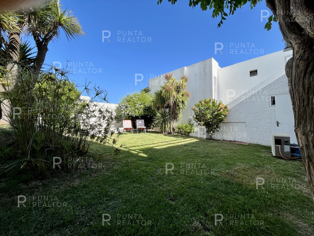 Casa ID.259 - Casa alquiler,  4 dormitorios Pileta, La Barra, Uruguay
