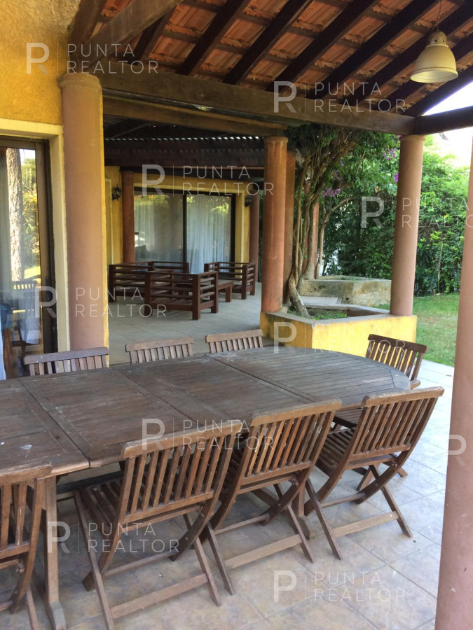 Casa ID.663 - Pinares, parque, piscina, juegos, 4 dormitorios y servicio con 2 master suites.
