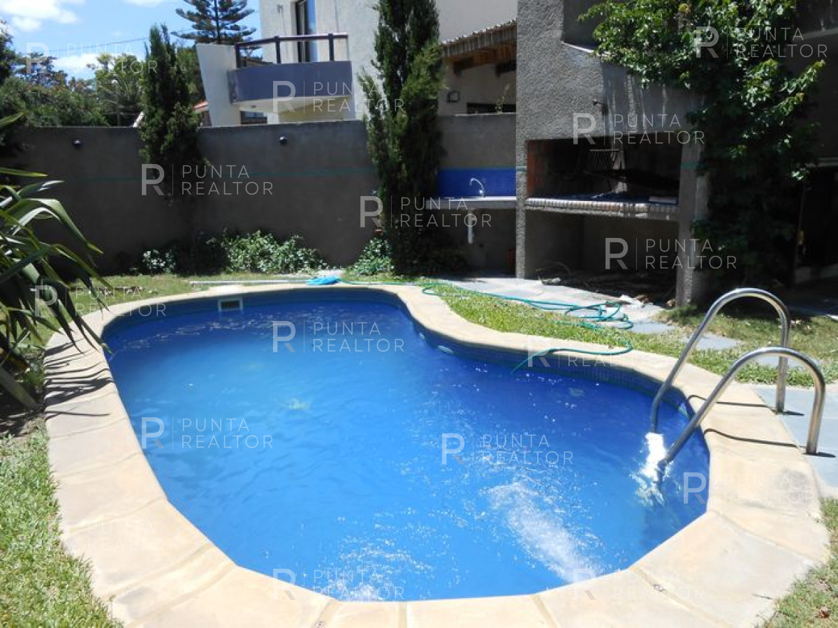 Casa ID.639 - Mansa, Paradas, a 1 cuadra del mar con piscina, 3 dormitorios, suite, 3 baños