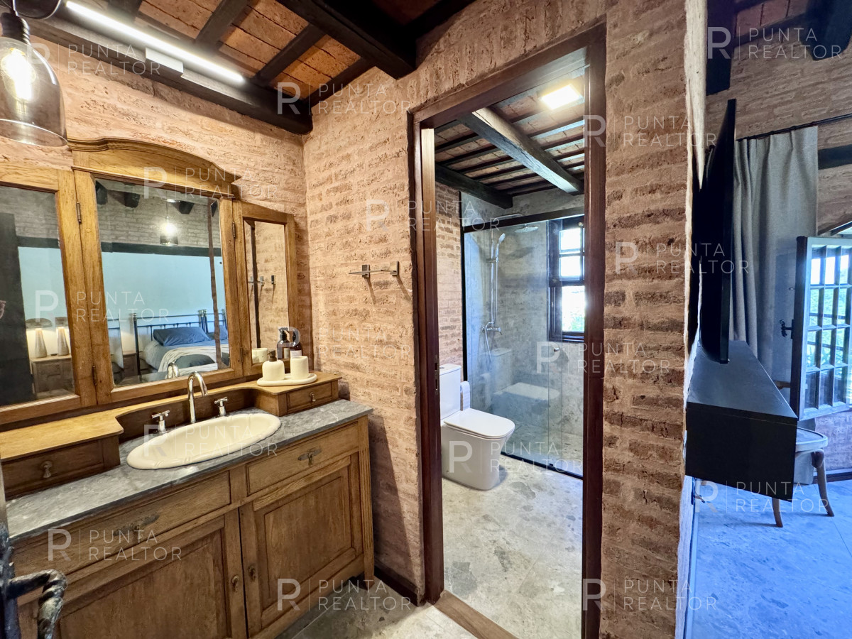 Casa ID.2361 - Casa Alquiler 4 dormitorios, Pileta, Montoya, La Barra, Uruguay