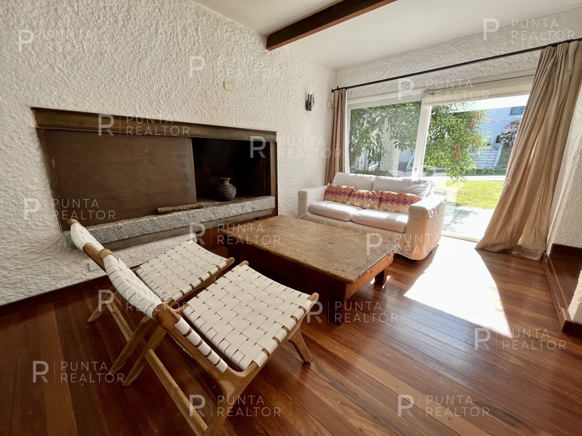Casa ID.259 - Casa alquiler,  4 dormitorios Pileta, La Barra, Uruguay