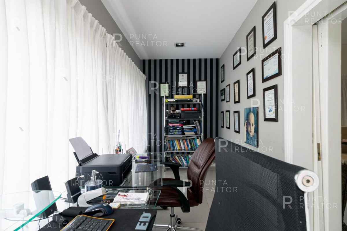 Casa ID.1199 - Excelente casa en alquiler anual 5 dormitorios y pileta climatizada, Punta del Este, Uruguay