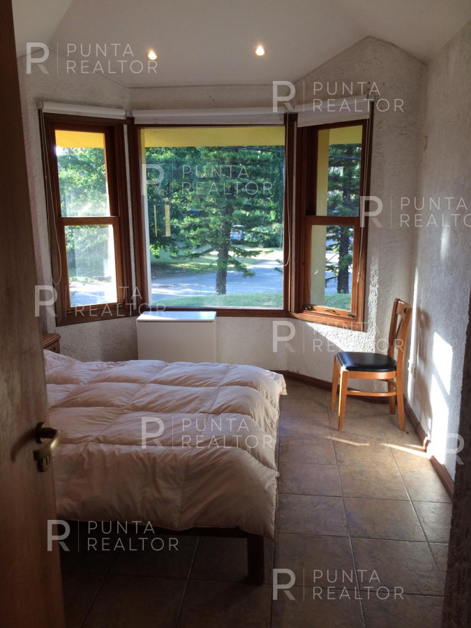 Casa ID.663 - Pinares, parque, piscina, juegos, 4 dormitorios y servicio con 2 master suites.