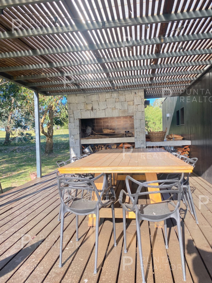 Casa ID.2532 - Alquiler Casa, 5 Dormitorios, Pueblo Mío, Manantiales, Uruguay