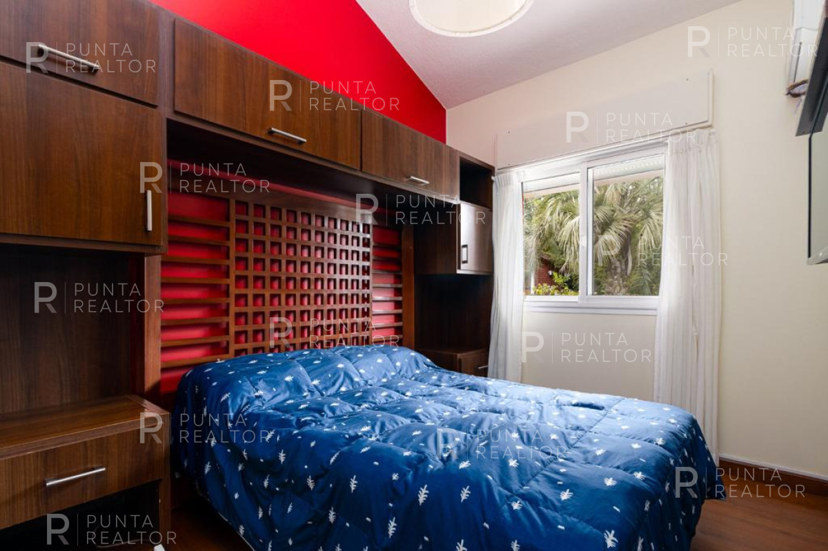 Casa ID.1199 - Excelente casa en alquiler anual 5 dormitorios y pileta climatizada, Punta del Este, Uruguay