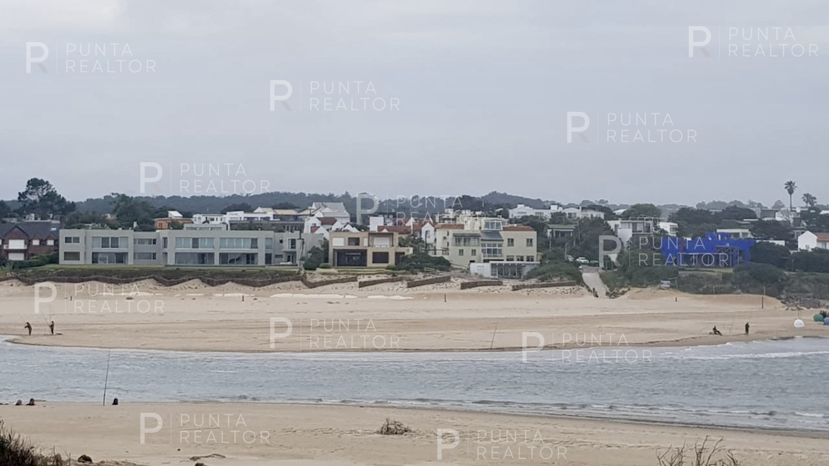 Casa ID.816 - Casa Alquiler, 6 dormitorios, La Barra, Uruguay