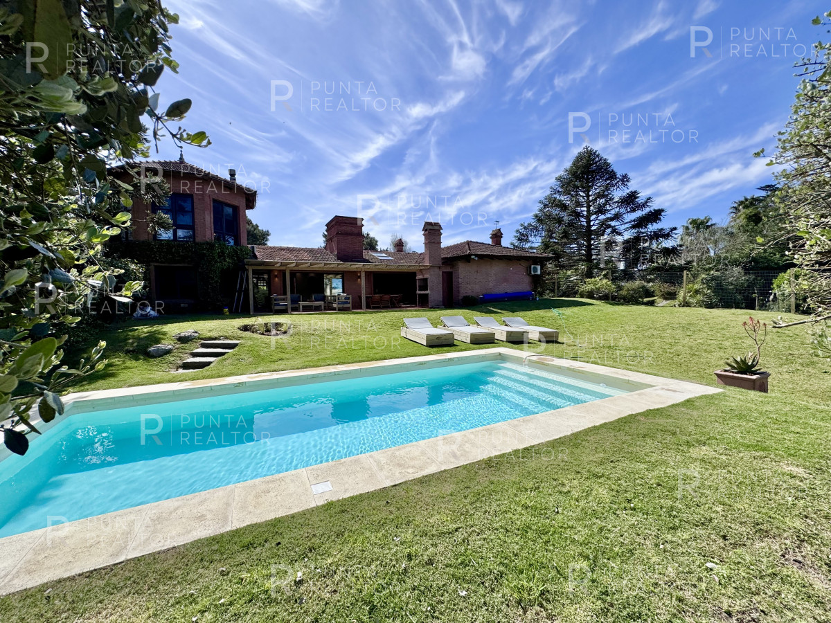 Casa ID.2361 - Casa Alquiler 4 dormitorios, Pileta, Montoya, La Barra, Uruguay