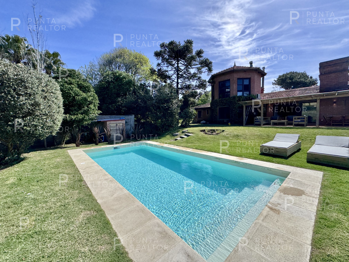 Casa ID.2361 - Casa Alquiler 4 dormitorios, Pileta, Montoya, La Barra, Uruguay