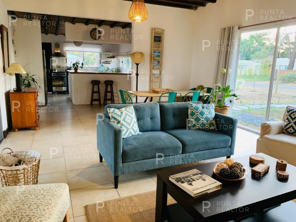 Casa ID.1381 - Alquiler temporario de Casa 3 Dormitorios, La Barra, Uruguay