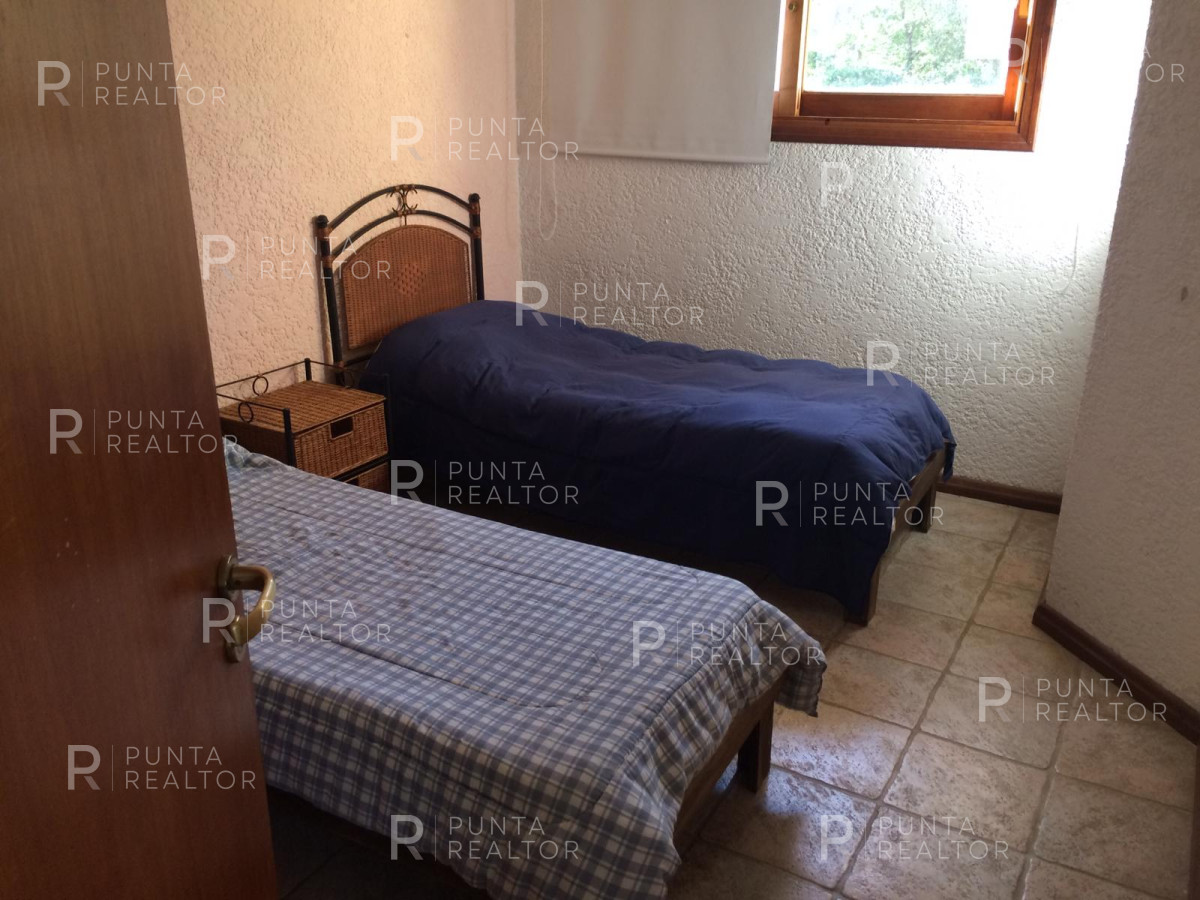 Casa ID.663 - Pinares, parque, piscina, juegos, 4 dormitorios y servicio con 2 master suites.