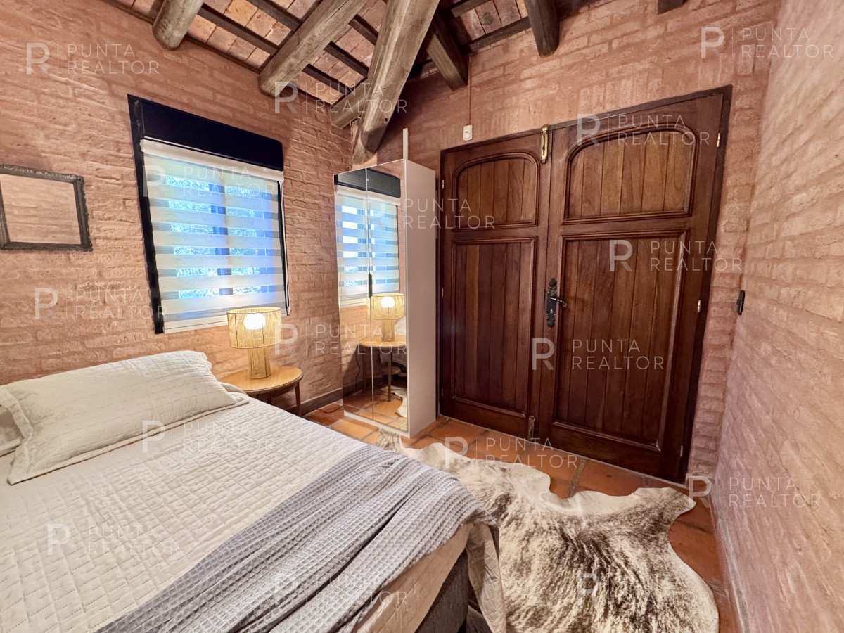Casa ID.2361 - Casa Alquiler 4 dormitorios, Pileta, Montoya, La Barra, Uruguay