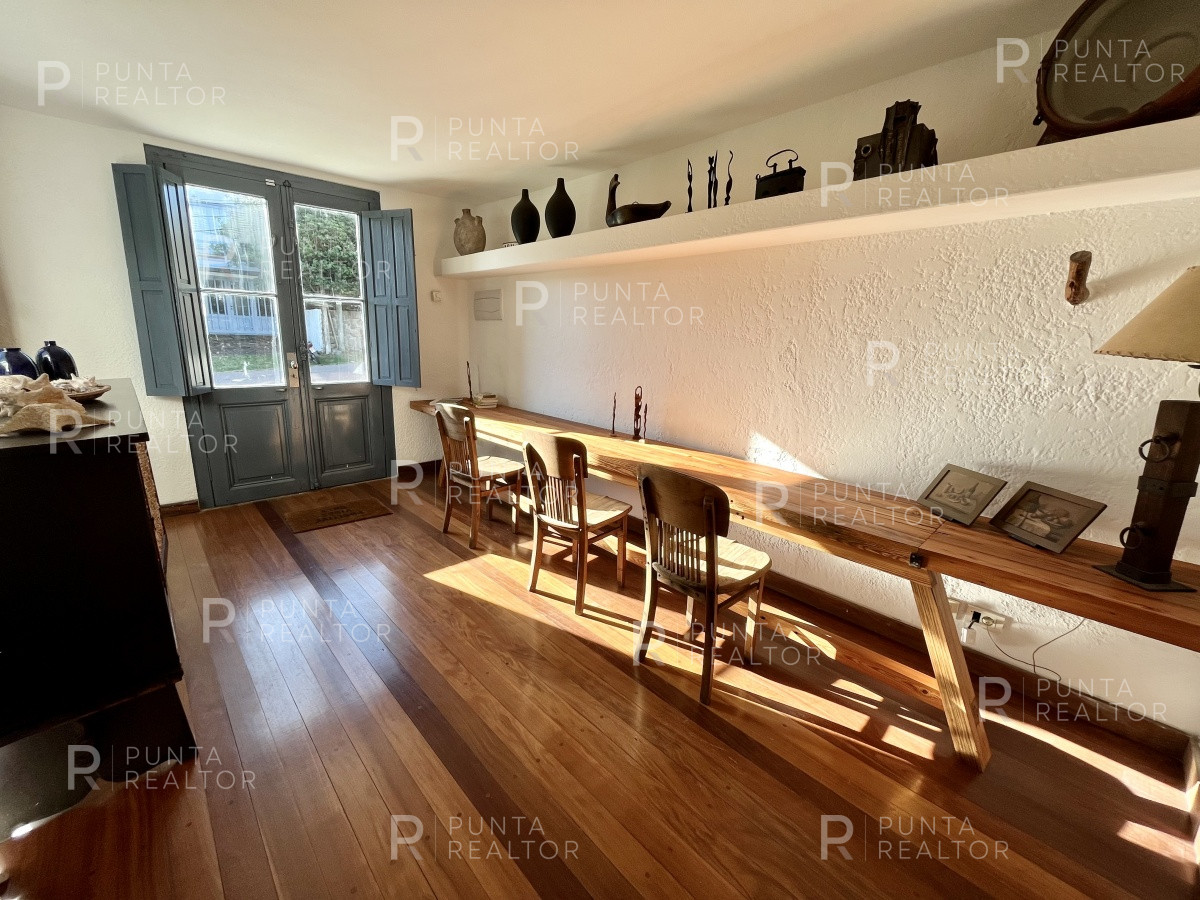 Casa ID.259 - Casa alquiler,  4 dormitorios Pileta, La Barra, Uruguay