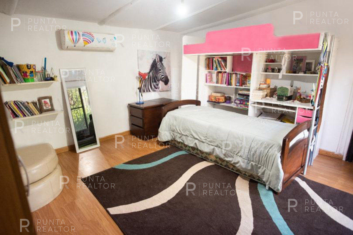 Casa ID.119 -  La Barra, a 3 de la Ruta, 4 dormitorios, 2 baños barbacoa, Uruguay