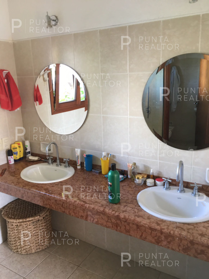 Casa ID.1170 - Casa Alquiler, 7 Dormitorios, Pileta, La Barra, Uruguay