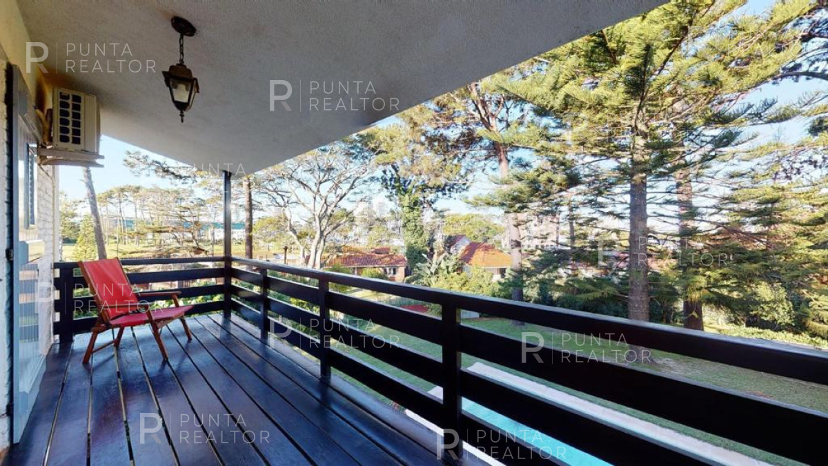 Casa ID.1368 - Excelente casa en alquiler Playa Mansa con pileta, Punta del Este, Uruguay