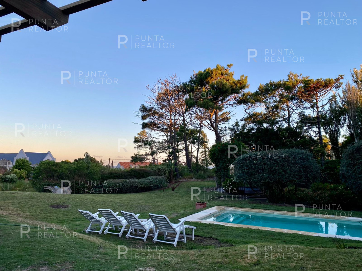 Casa ID.2361 - Casa Alquiler 4 dormitorios, Pileta, Montoya, La Barra, Uruguay