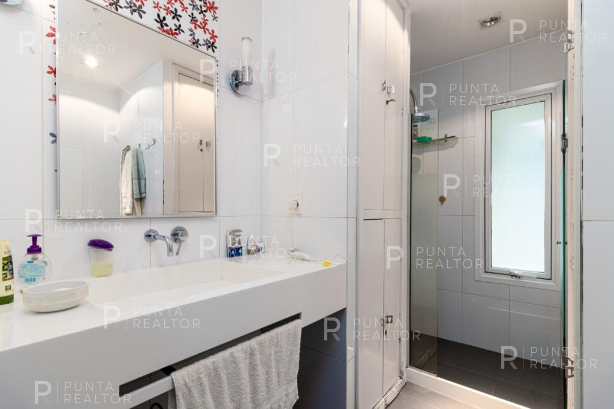 Casa ID.1199 - Excelente casa en alquiler anual 5 dormitorios y pileta climatizada, Punta del Este, Uruguay