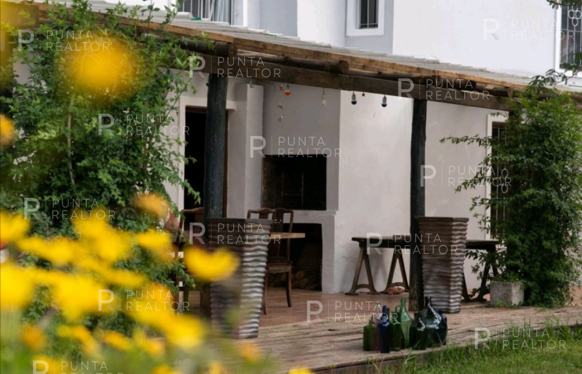 Casa ID.119 -  La Barra, a 3 de la Ruta, 4 dormitorios, 2 baños barbacoa, Uruguay