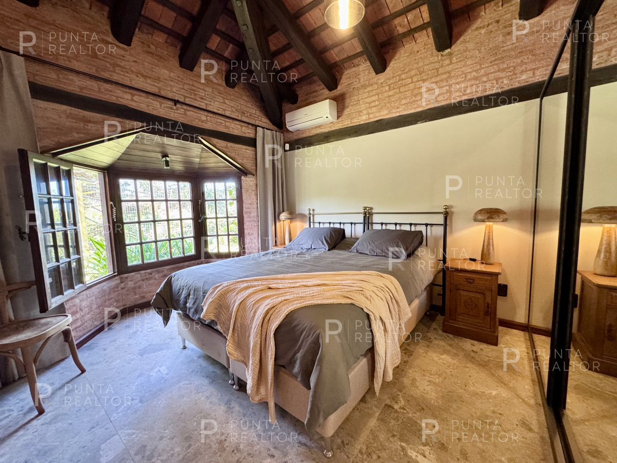 Casa ID.2361 - Casa Alquiler 4 dormitorios, Pileta, Montoya, La Barra, Uruguay