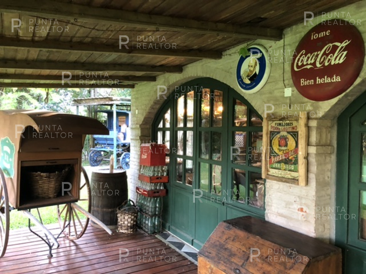 Casa ID.364 - Casa en alquiler anual en Playa Mansa excelente ubicación, super amplia