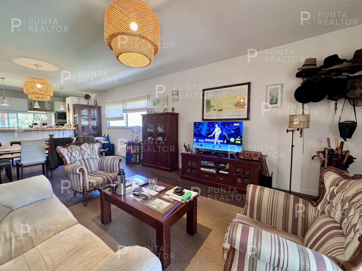 Casa ID.2518 - Alquiler Casa, 2 Dormitorios, La Barra, Punta Del Este, Uruguay  