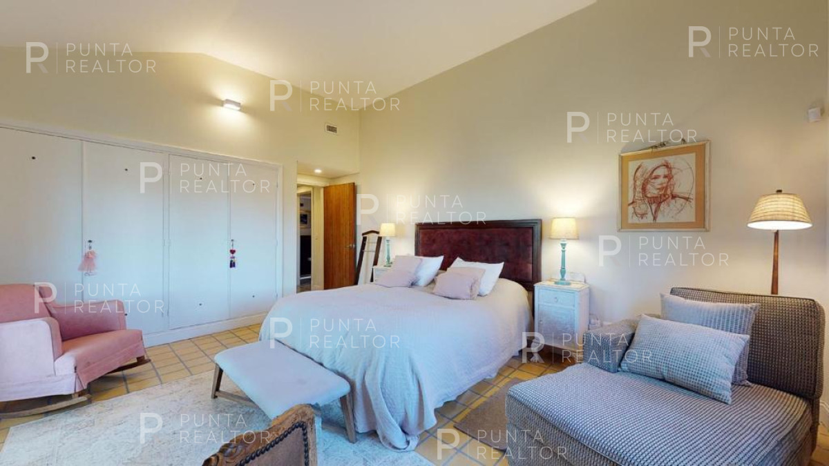 Casa ID.1368 - Excelente casa en alquiler Playa Mansa con pileta, Punta del Este, Uruguay