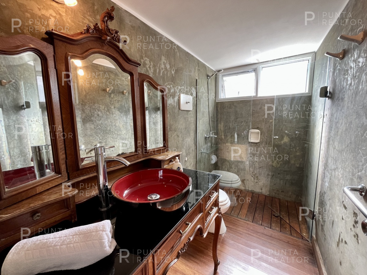 Casa ID.259 - Casa alquiler,  4 dormitorios Pileta, La Barra, Uruguay