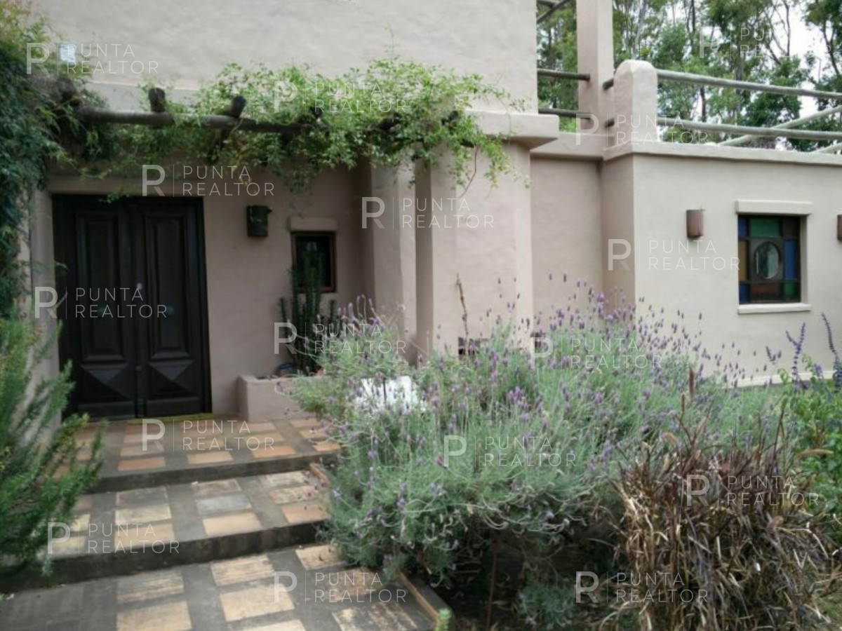 Casa ID.142 - Casa venta 4 dormitorios, El Tesoro, La Barra, Uruguay