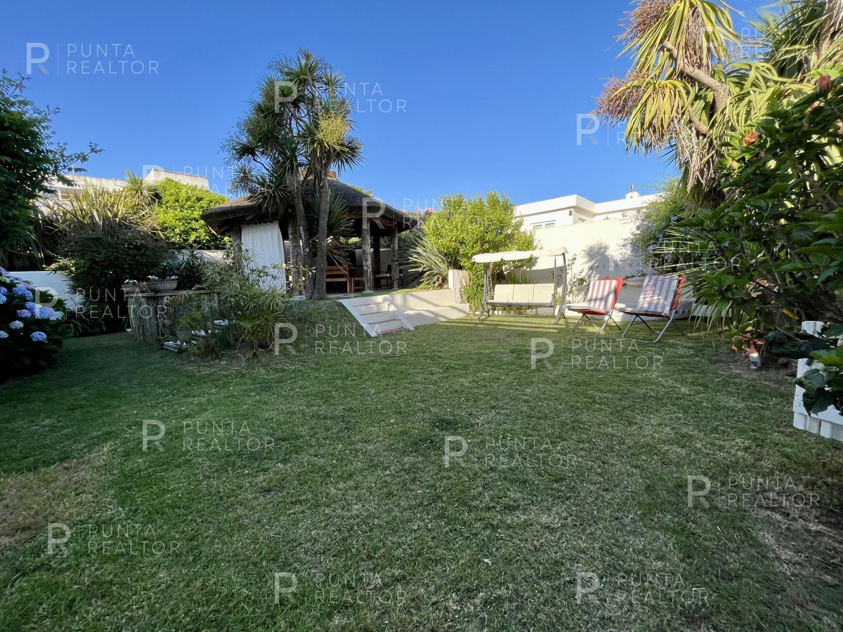 Casa ID.259 - Casa alquiler,  4 dormitorios Pileta, La Barra, Uruguay